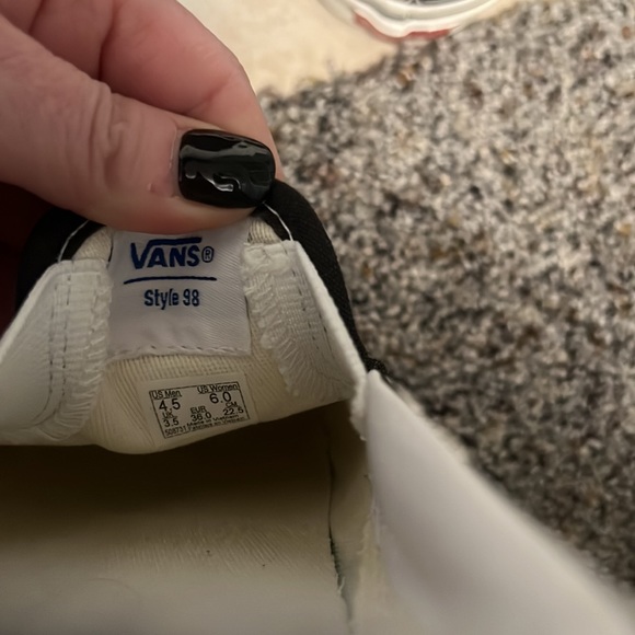 Vans! - Picture 4 of 5